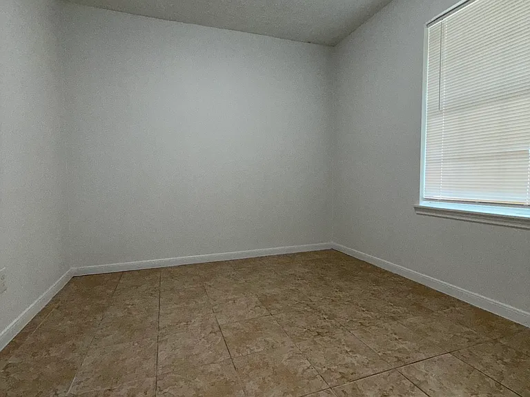 11625 Downey St — Photo 7