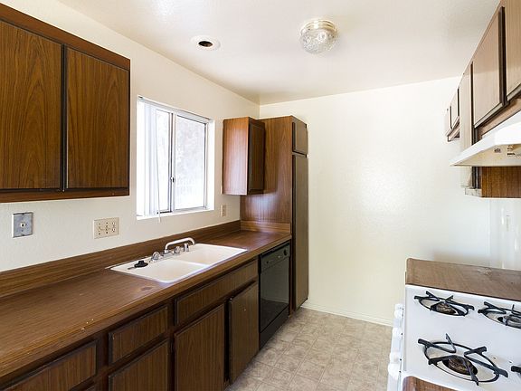 3rd image of 20311 Keswick St #1