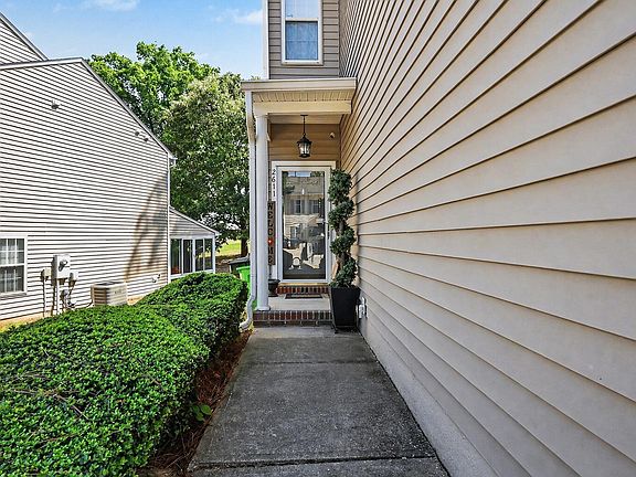4th image of 2611 Blackwolf Run Ln