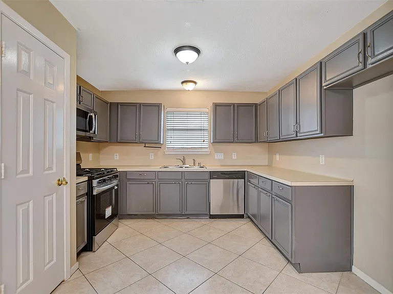 19702 Byron Meadows Dr — Photo 13