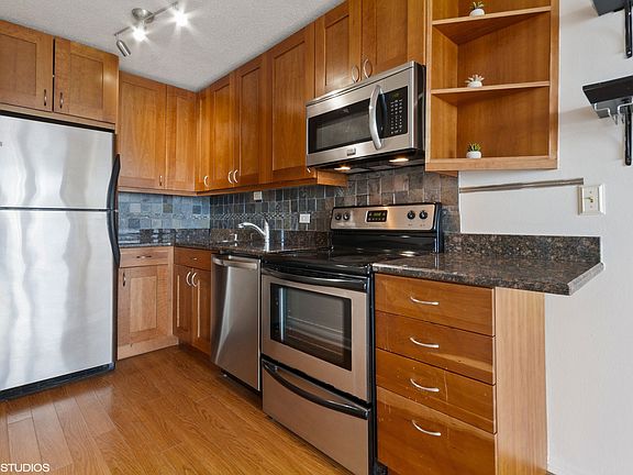 5th image of 2728 N Hampden Ct APT 2009