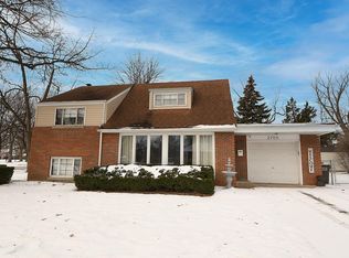 2700 Heather Rd, Homewood, IL 60430