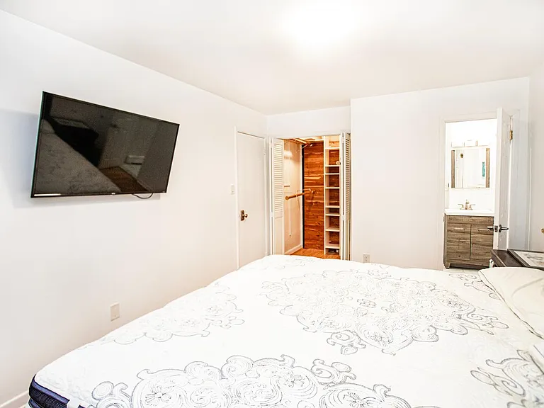 391 Manila Ave #2 — Photo 14