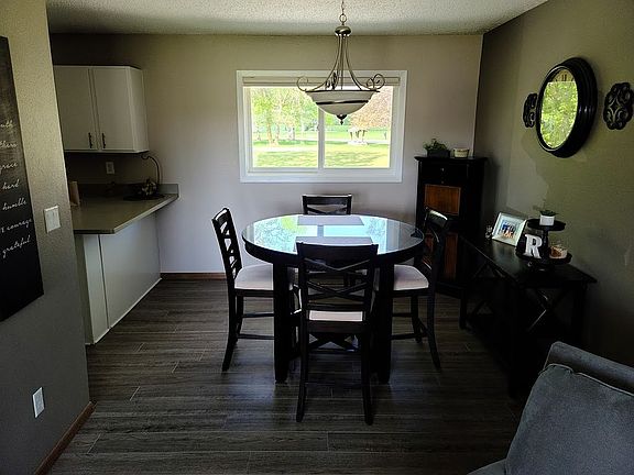 5th image of 141 Belleville Ct