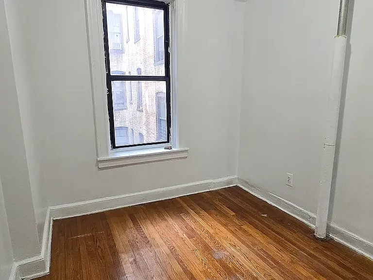 2403 Hoffman St #7 — Photo 12