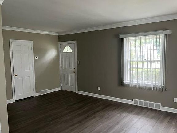 3rd image of 1510 Huffman Blvd