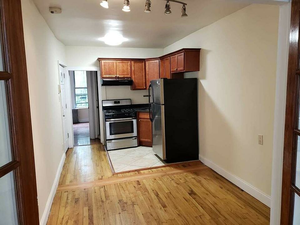 1st image of 329 18th St APT 3L