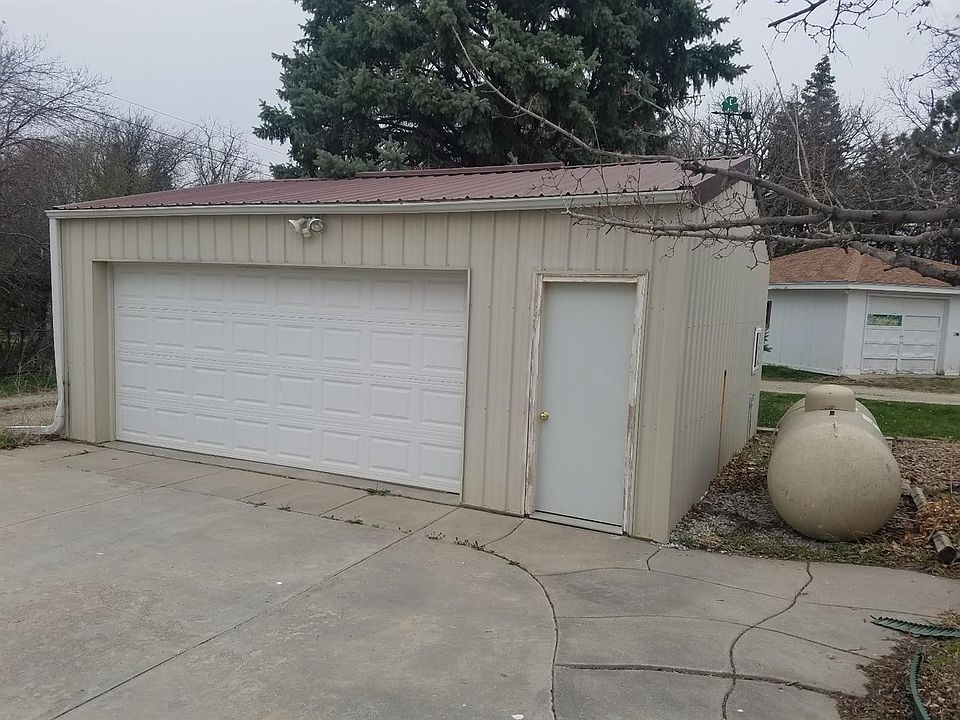 2nd image of 147 Russell St
