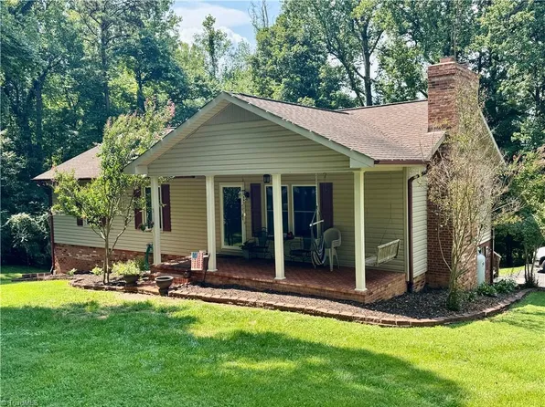 237 W Dodson Mill Rd, Pilot Mountain, NC 27041
