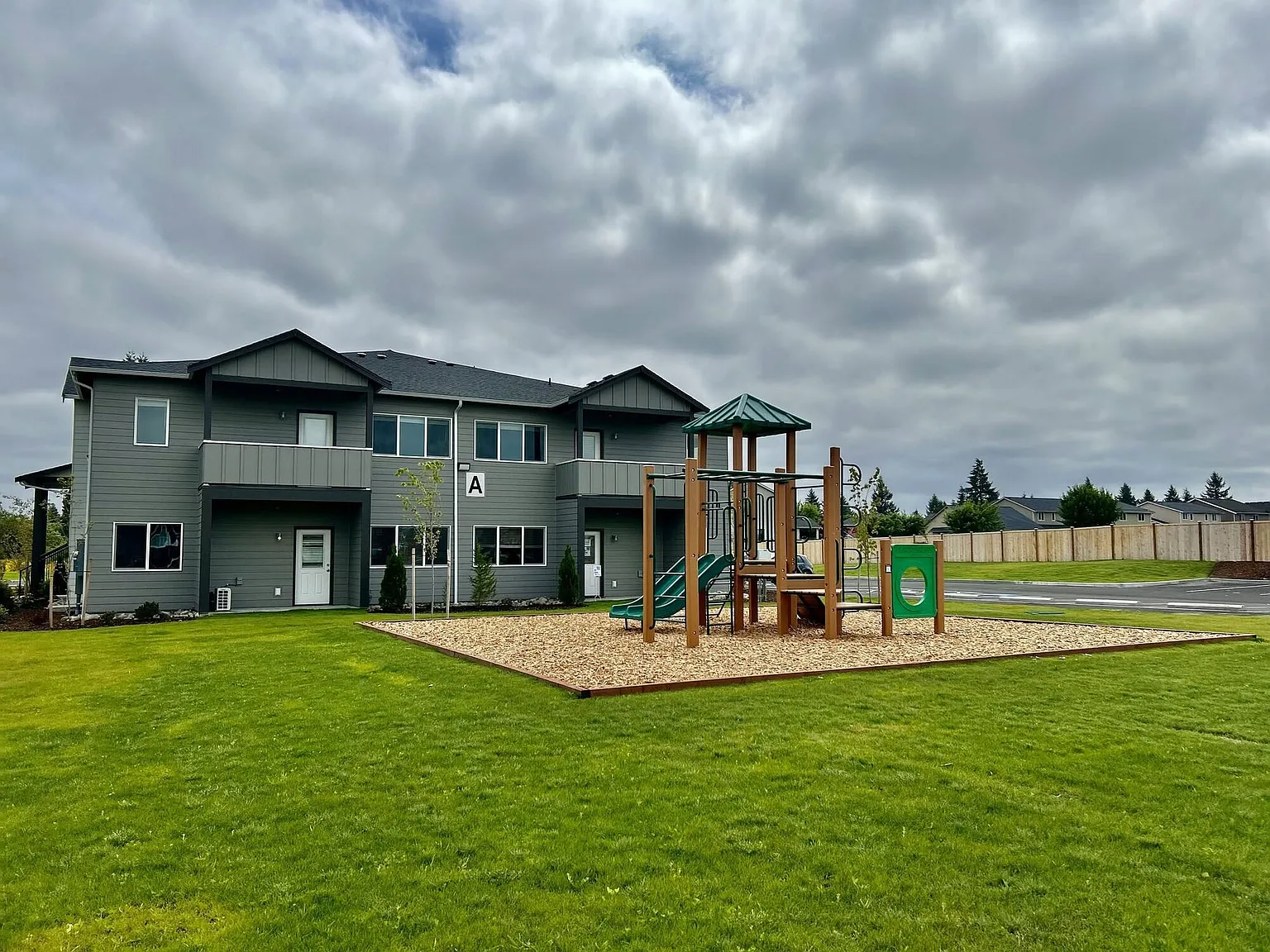 Ridgeline Apartments — Photo 1
