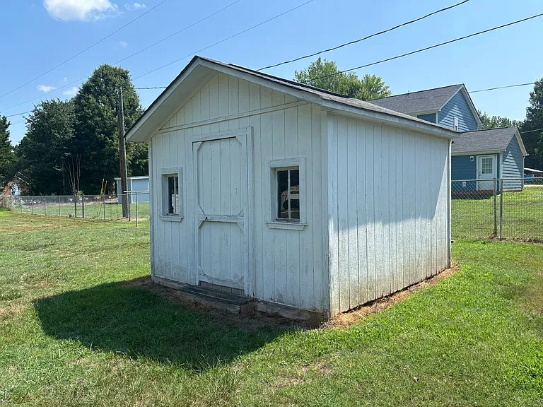 150 Draper Ln — Photo 6