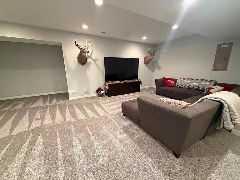 709 Pine Ct — Photo 16