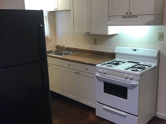 2nd image of 1516 S Alvord Blvd