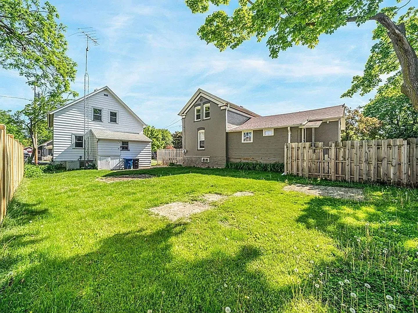 3 Bed, 1 Bath Single Family Home — Photo 4