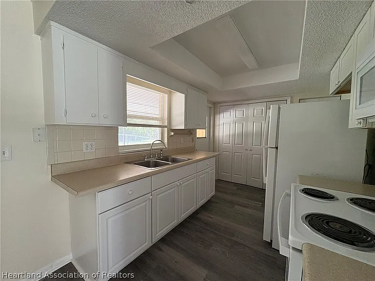 1403 Bassage Rd — Photo 13
