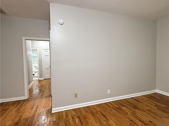 5th image of 3548 E Main St #4