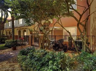 352 Lake Monterey Cir, Delray Beach, FL 33426