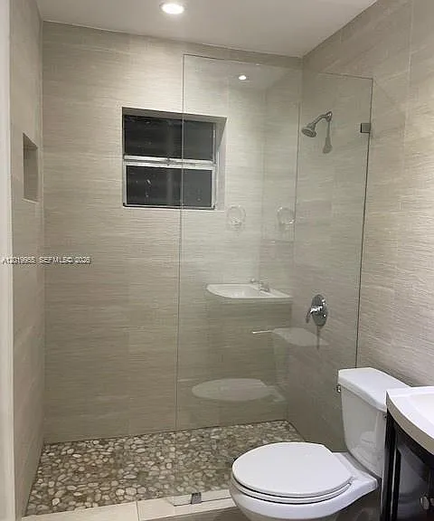 221 SW 9th Ave #2 — Photo 8