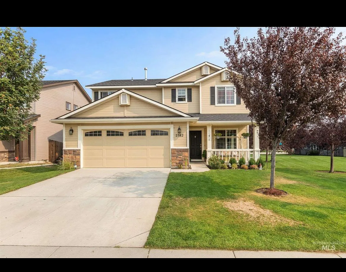 5 bed, 2003 sqft, $2,750 — Photo 2