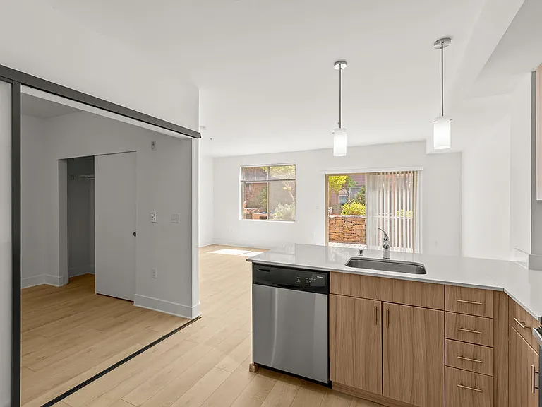 Six Oaks — Photo 28