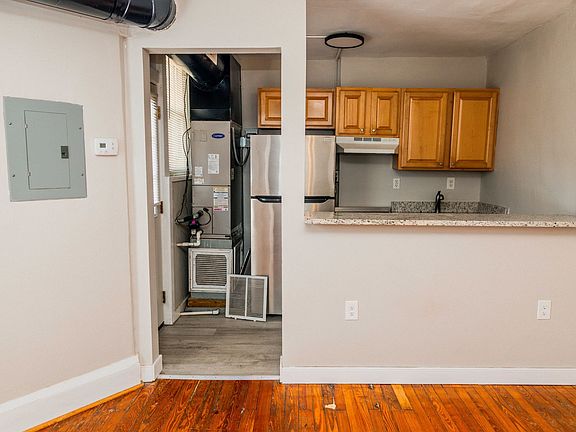 3rd image of 2010 Rosewood Ave APT 11