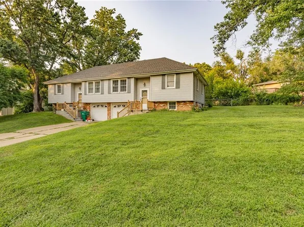 4540 Melody Ln, Kansas City, KS 66106
