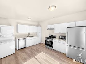 S Myers St (1128-30)