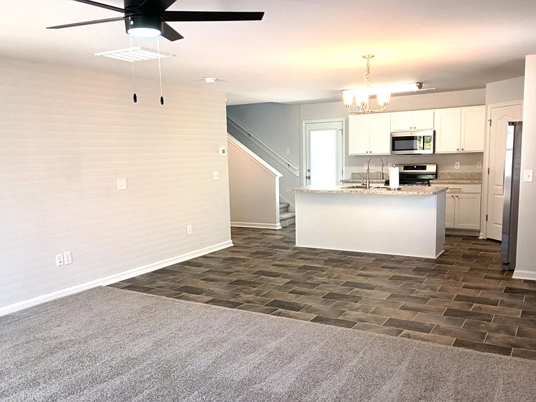 824 Conductor Ct — Photo 5
