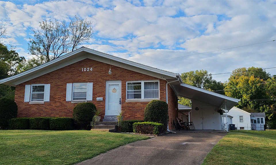 1st image of 1024 N Fairlawn West Cir