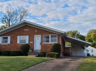1024 N Fairlawn West Cir, Evansville, IN 47711