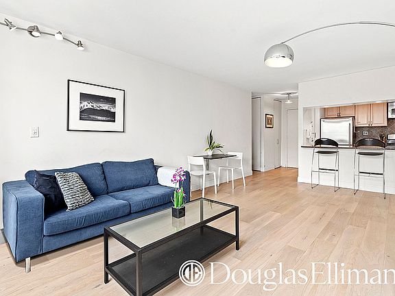 5th image of 1 Irving Pl APT G14c