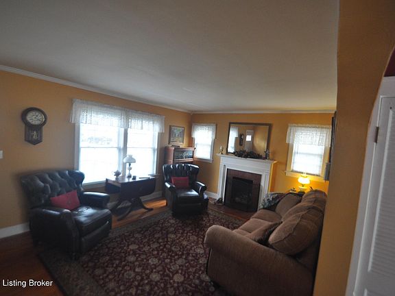 2nd image of 115 E Forest Ave