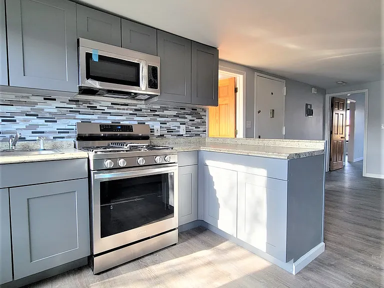 356 Hancock St #3 — Photo 2