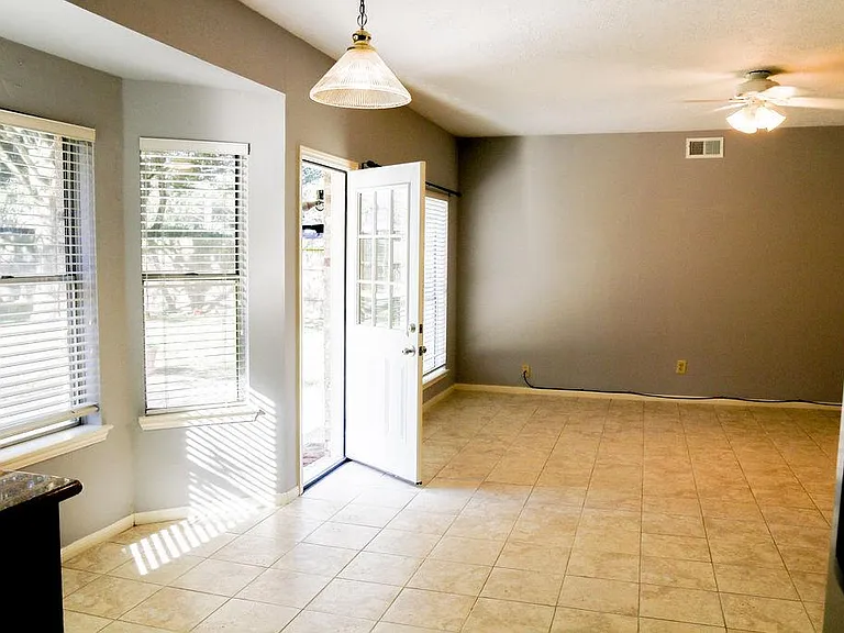 1126 Long Prairie Dr — Photo 28