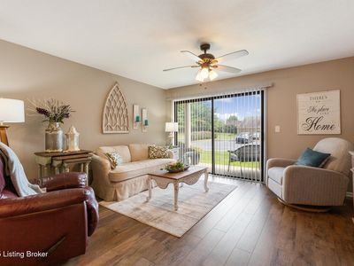 3905 Yardley Ct UNIT 103, Louisville, KY, 40299