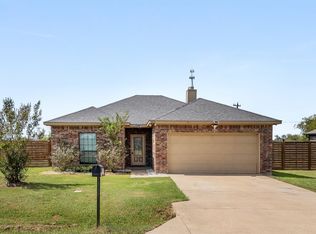 1002 Baker Ln, Mabank, TX 75147