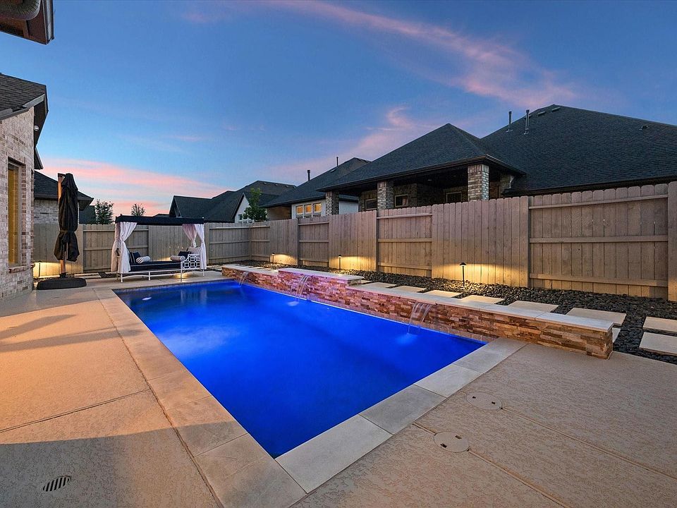 1st image of 5016 Blooming Hibiscus Ln