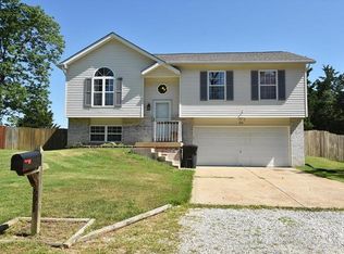 691 Walnut Rdg, Fenton, MO 63026