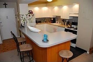 4th image of 2352 Linwood Ave APT 2D