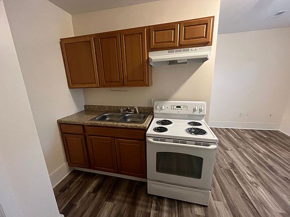 4th image of 825 S Broad St APT D