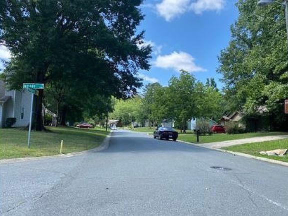 4th image of 611 Pennwood Ln