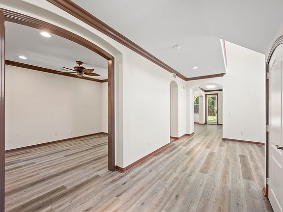 5th image of 626 Wilmington Dr