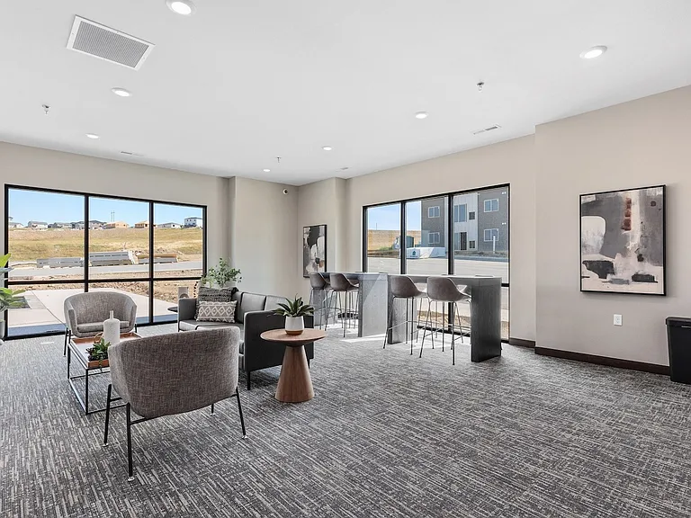 Shepherd Hills Commons I — Photo 1