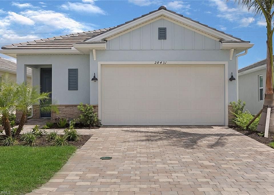 Home For Sale In SEASONS AT BONITA