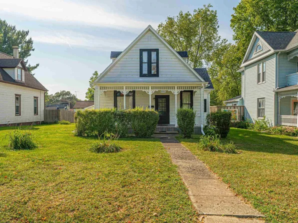 127 S College St, Lincoln, IL 62656