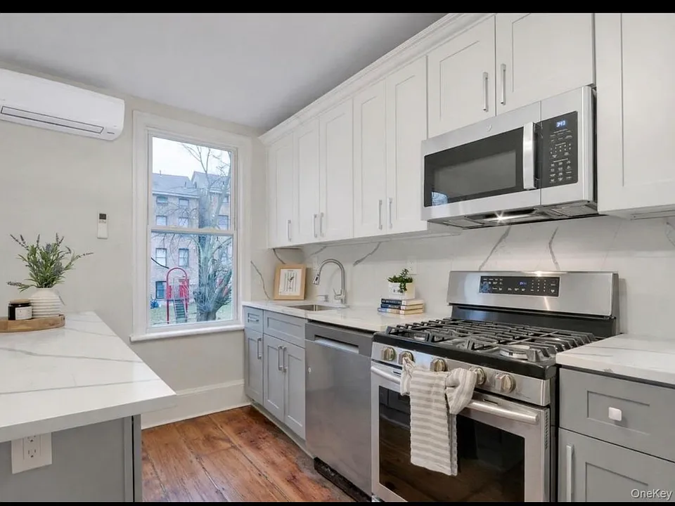 171 Chambers St #2