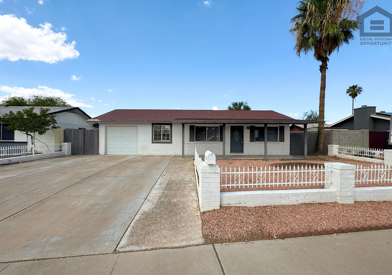 4Bed/2Bath House at Chandler Blvd/McQueen Rd! Ready for Immediate Move-In! NO HOA! — Photo 1