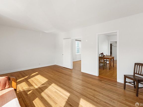 5th image of 117 Banks St