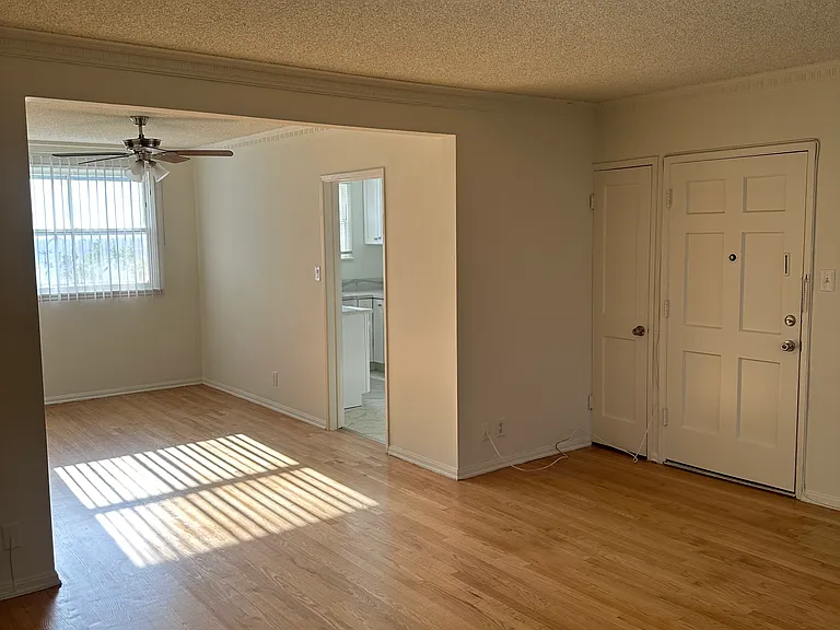 231 W Olive St #13 — Photo 9