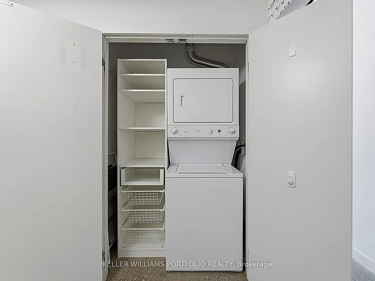 569 King St E #407 — Photo 28